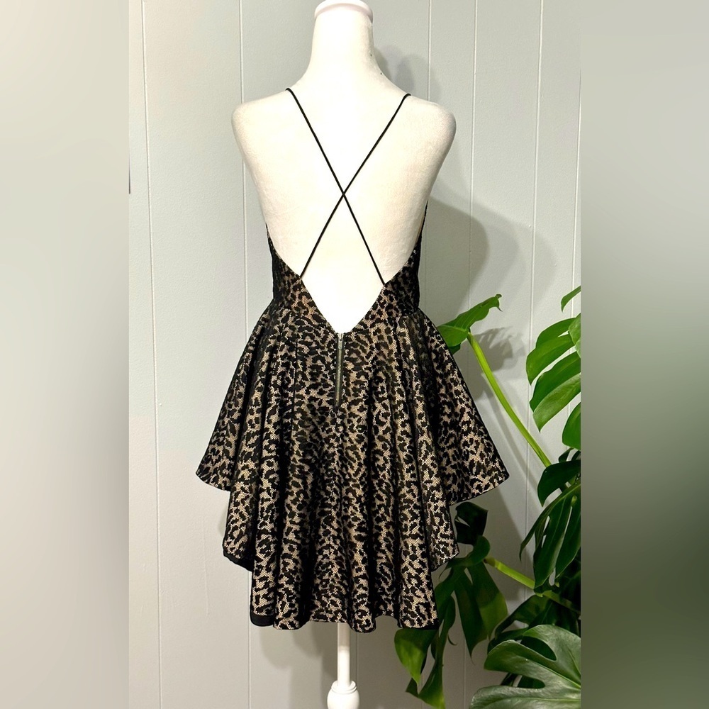 🛍️NWOT Stylestalker  super sexy high low  top  Size Medium